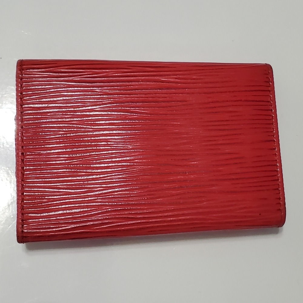 Louis Vuitton Epi Leather 6 Key Holder - Picture 2 of 12